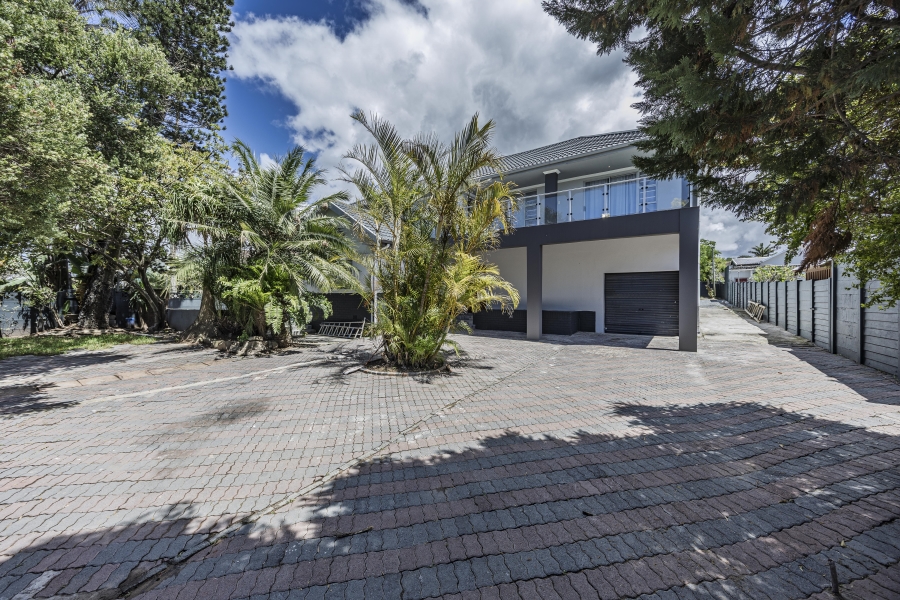 5 Bedroom Property for Sale in Sunnyridge Eastern Cape